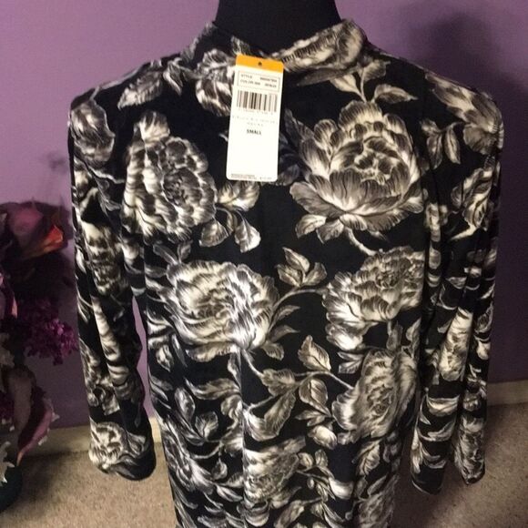 Miss Elaine soft zip up house coat small. SOFT - Picture 5 of 10